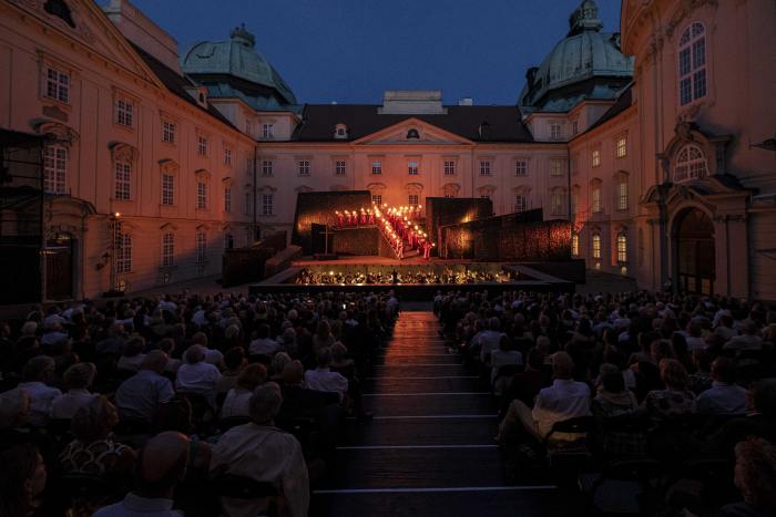 Presse_Kaiserhof_operklosterneuburg_3_c_RolandFerrigato.jpg